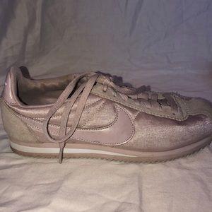 Nike simmering purple/pink sneakers